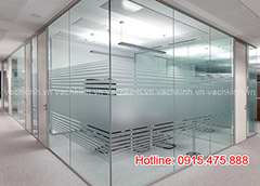 Vách kính tại Hàng Đào