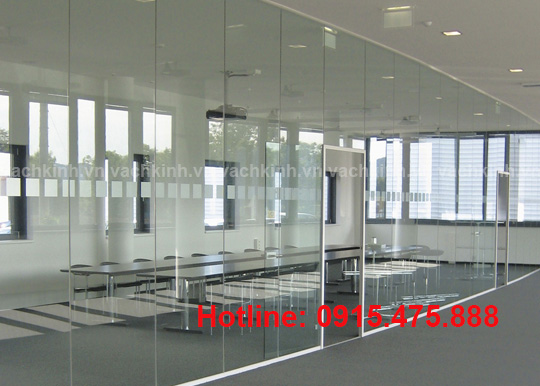 Vách kính cường lực tại Văn Quán