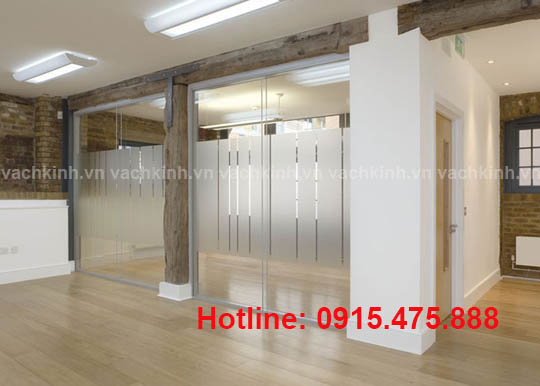 Vách kính cường lực tại Kiến Hưng