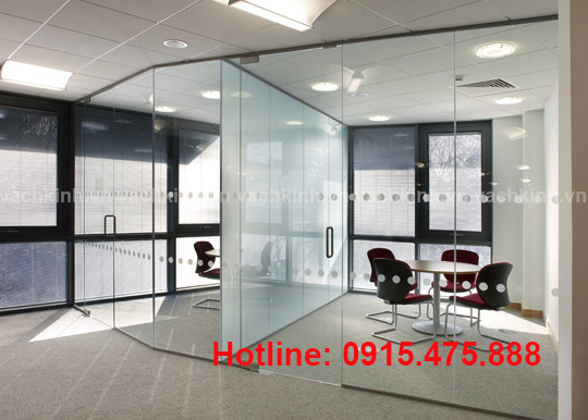 Vách kính cường lực tại Phú La