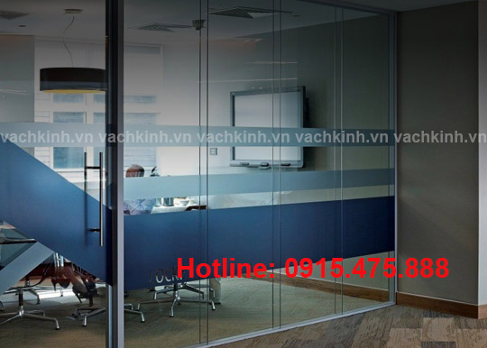 Vách kính cường lực tại Đồng Mai