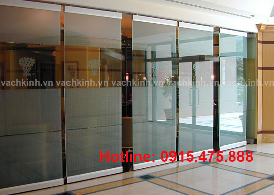 Vách kính cường lực tại Kim Mã