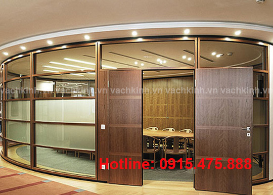 Vách kính cường lực tại Phạm Đình Hổ