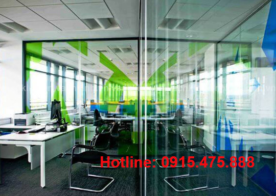 Vách kính cường lực tại Trần Phú