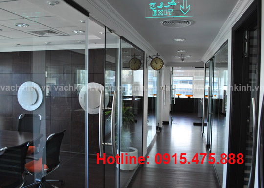 Vách kính cường lực tại Đại Kim