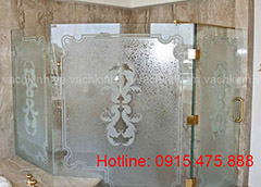 Phòng tắm kính tại Xuân Khanh