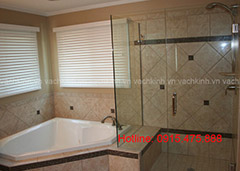 Vách tắm kính tại Thanh Lương