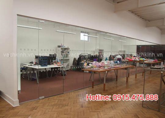 Vách kính nội thất tại Ứng Hòa