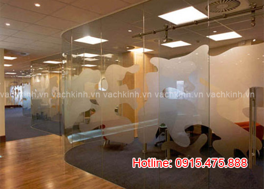 Vách kính nội thất tại Bùi Thị Xuân