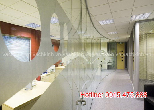 Vách kính nội thất tại Trương Định