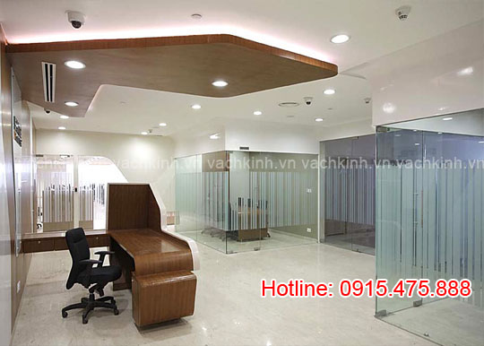 Vách kính nội thất tại Giáp Bát