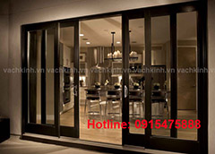 Cửa kính tại Ngọc Hà