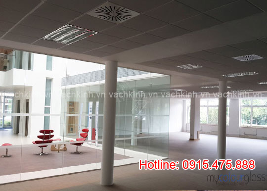 Thiết kế vách kính tại Gia Thụy