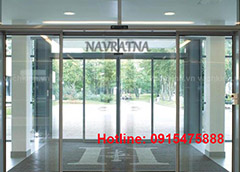 Cửa kính tại Trung Văn