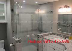 Vách tắm kính đẹp tại Yên Hòa