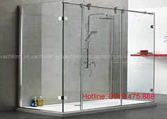 Vách tắm kính đẹp tại Phúc Tân