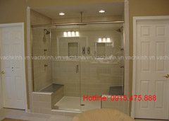 Vách tắm kính đẹp tại Nhật Tân