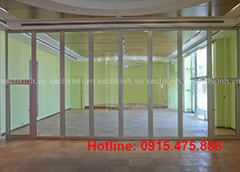 Vách kính cường lực giá rẻ tại Hà Đông