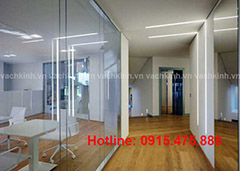 Vách kính cường lực tại Giảng Võ