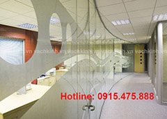Vách kính cường lực giá rẻ tại Trương Định