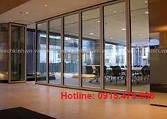 Vách kính cường lực giá rẻ tại Đồng Xuân