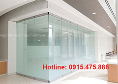 Vách kính giá rẻ tại Giang Biên